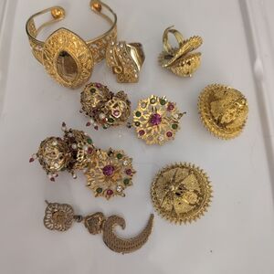 Elegant Gold and Multicolor Jewelry Set